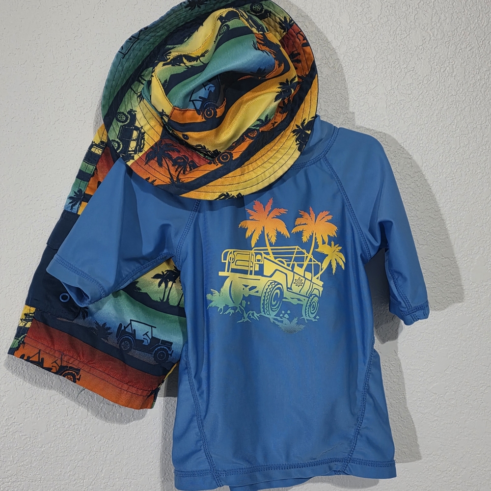 UVSkinz SPF 50+ Kids Size 5 Swim Rashguard, swim Shorts, & Reversible Hat